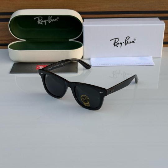 Ray-Ban Black Sunglasses – Classic Everyday Icon