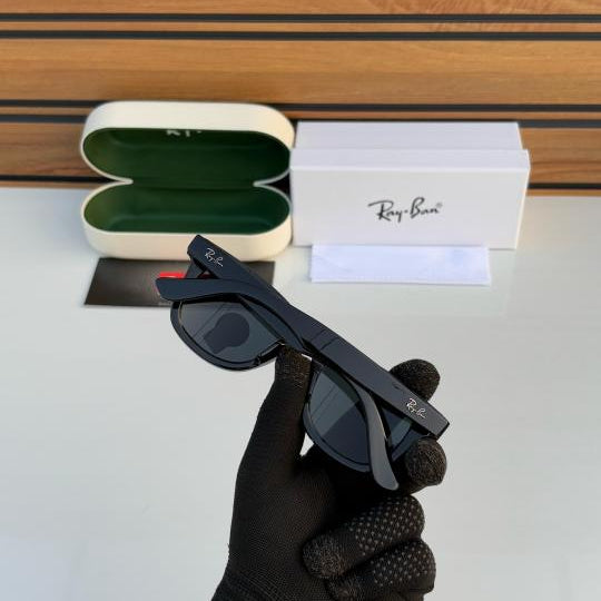 Ray-Ban Black Sunglasses – Classic Everyday Icon