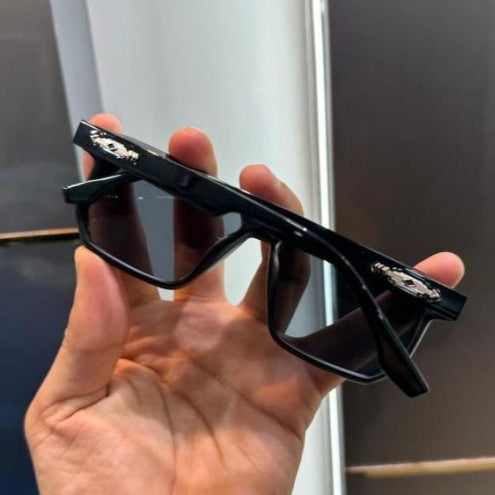 Marc Jacobs All Black Luxury Shades – Bold Modern Elegance
