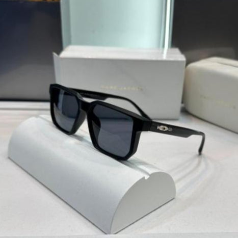 Marc Jacobs All Black Luxury Shades – Bold Modern Elegance