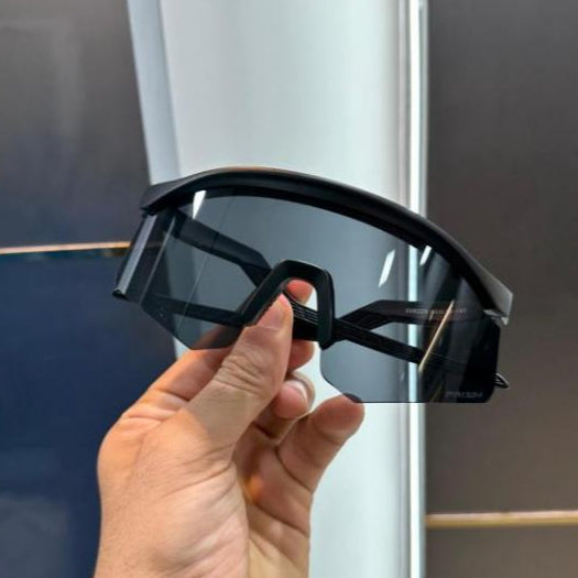 Oakley All Black Luxury Shade