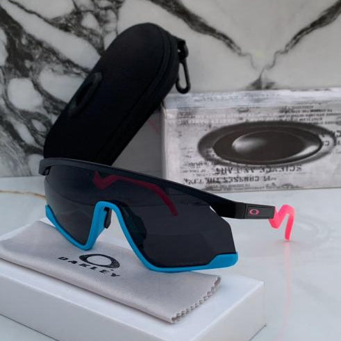 Oakley Black-Blue-Pink Sunglasses – Sporty Style with Bold Edge
