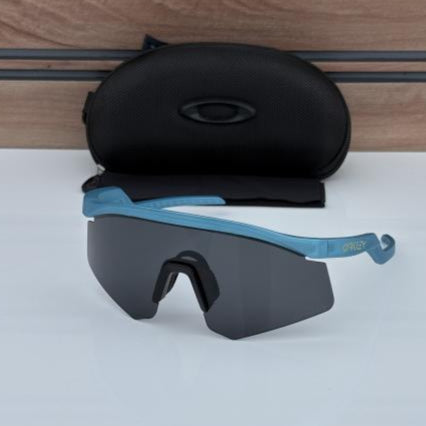 Oakley Blue Black Sunglasses – Sporty Performance with Style