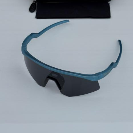 Oakley Blue Black Sunglasses – Sporty Performance with Style