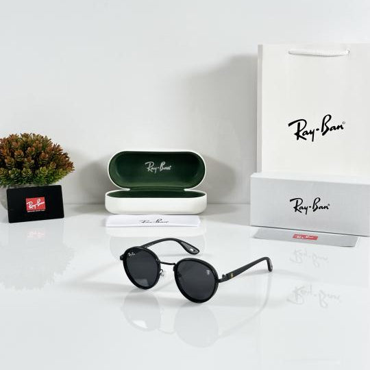 Ray-Ban Black Sunglasses – Timeless Icon of Style