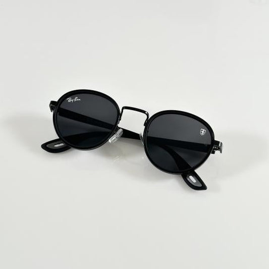 Ray-Ban Black Sunglasses – Timeless Icon of Style