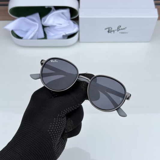 Ray-Ban Black Sunglasses – Timeless Icon of Style